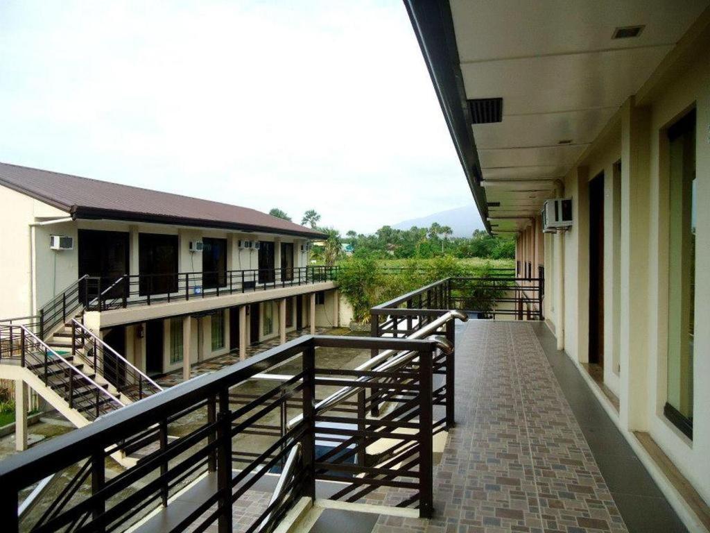 เกซอน พรีเมียร์ โฮเทล ลูเซนา Hotel ภายนอก รูปภาพ