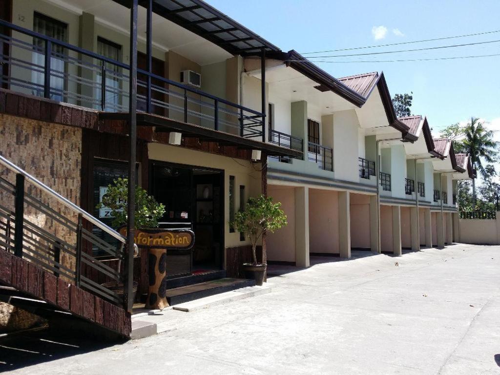 เกซอน พรีเมียร์ โฮเทล ลูเซนา Hotel ภายนอก รูปภาพ