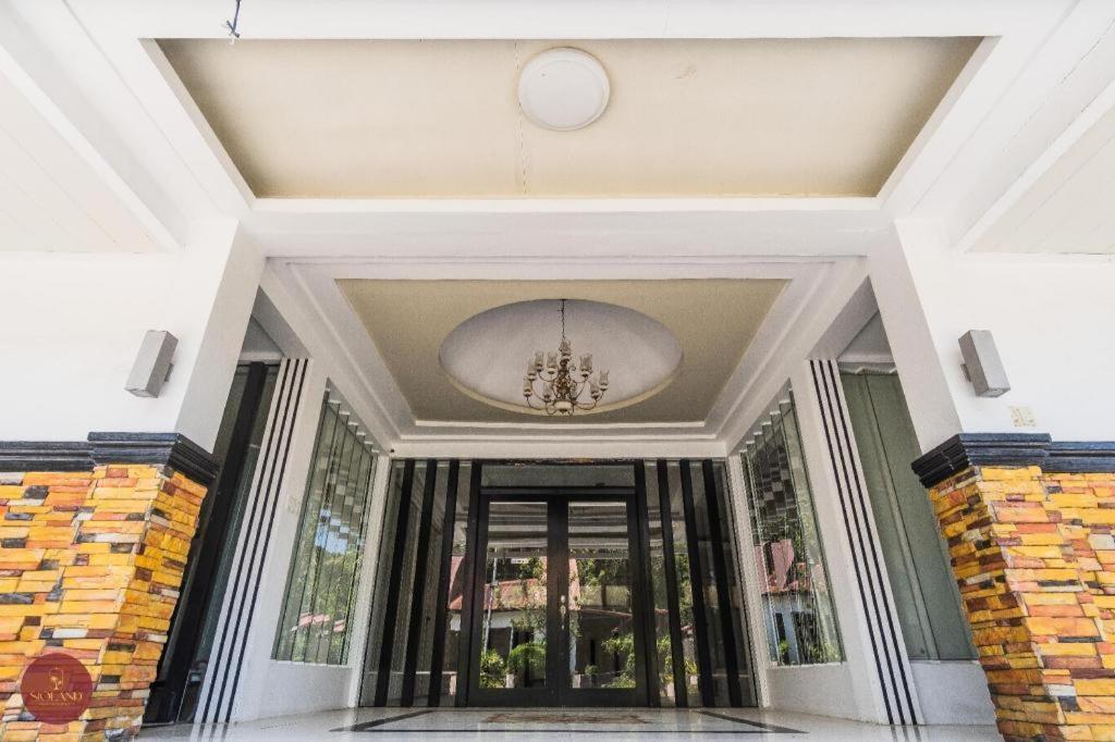 เกซอน พรีเมียร์ โฮเทล ลูเซนา Hotel ภายนอก รูปภาพ