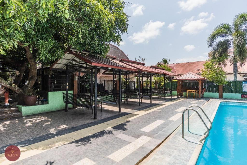 เกซอน พรีเมียร์ โฮเทล ลูเซนา Hotel ภายนอก รูปภาพ
